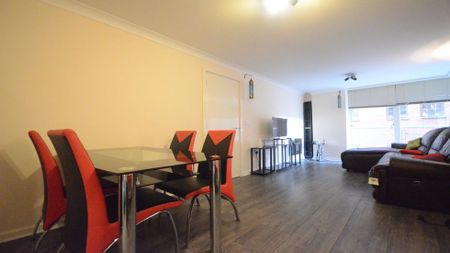 2 Bed Flat, Icon House, RG1 - Photo 2
