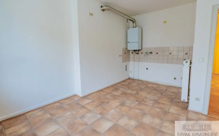 Helle 2-Zimmer-Wohnung mit Balkon – in Düsseldorf-Friedrichstadt - Photo 2