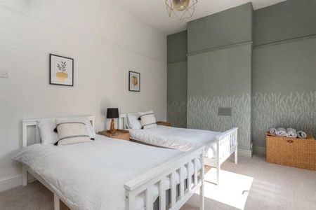 2 bedroom terraced house to rent - Photo 4