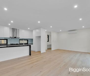 Your Family Home with Walking Distance to East Doncaster Secondary ... - Photo 1