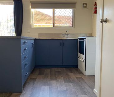 2/10 Wellington Street - Photo 4