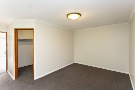 Student Property – Upper Riccarton 6 Bedrooms 2 Brand New Bathrooms - Photo 3