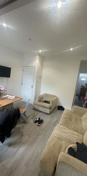 82 Leopold Street - Modern 4 Bed 2 BathLoughborough - Photo 1