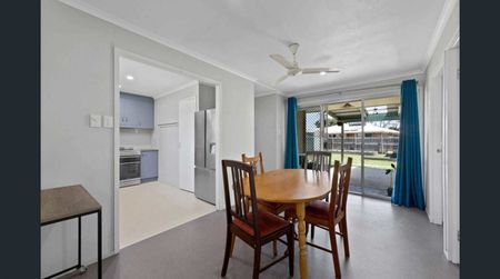 FAMILY HOME WITH POWERED DOUBLE BAY SHED - Photo 2