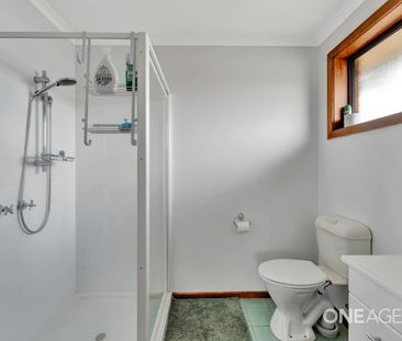 Well Maintained Large Family Home! - Photo 6