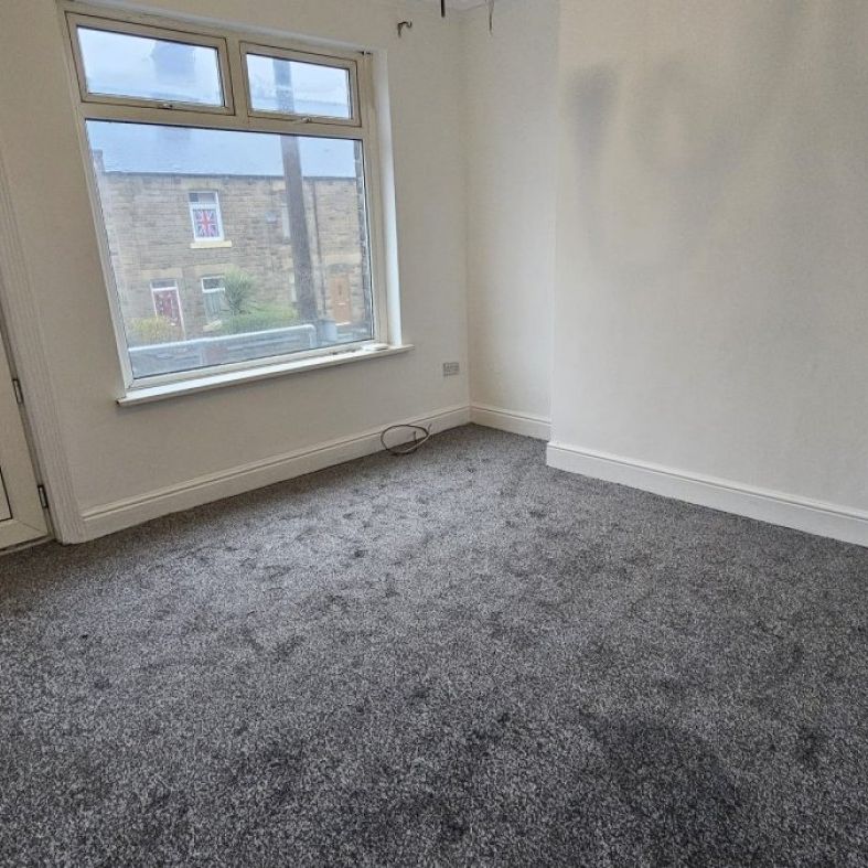 3 bed Terraced - To Let - Photo 1