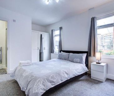 3 bedroom terraced house to rent - Photo 4