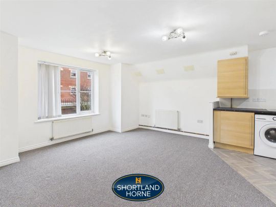 Signet Square, Stoke, Coventry - Photo 1