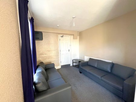 6 Bed Terraced House, Manor Road, BS7 - Photo 2