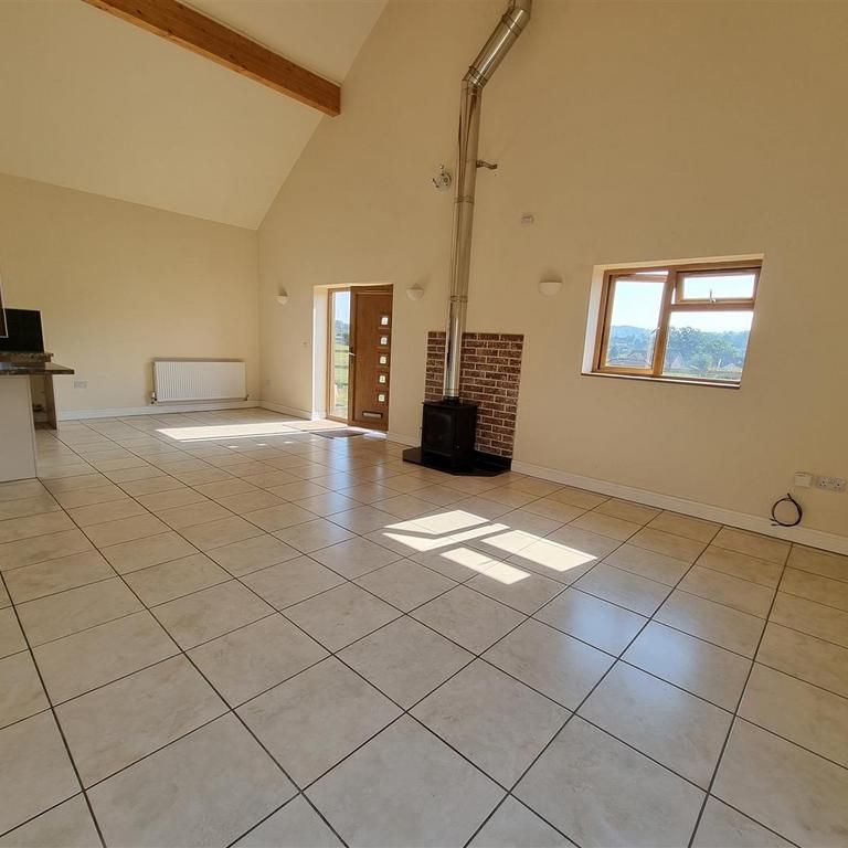 3 bedroom detached house to rent - Photo 1