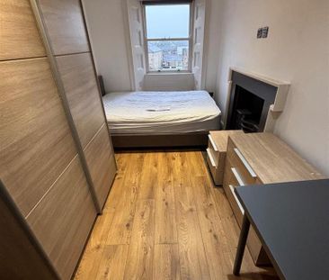 2 bedroom private hall to rent - Photo 2