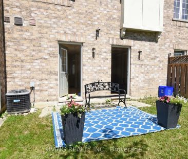 Condo Townhouse For Lease | N9255946 - Photo 4