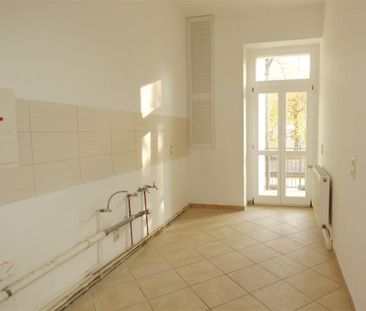 Schön geschnittene 3-Zi. Whg. mit Balkon, Laminat, EBK mgl., WG gee... - Photo 2