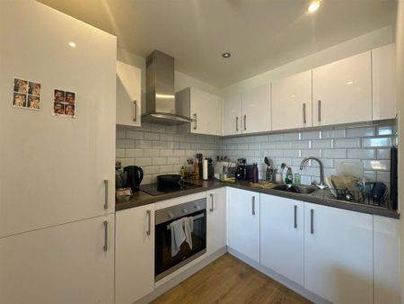 2 bedroom apartment to rent - Photo 4