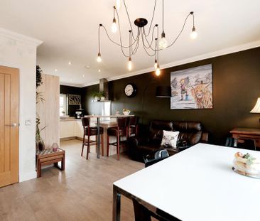 4 bedroom detached house to rent - Photo 3