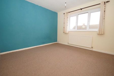 3 bed Semi Detached for rent - Photo 3