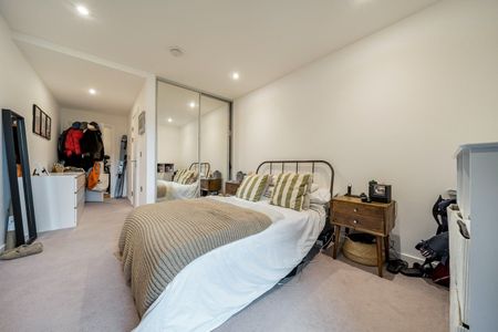 Hawthorne Crescent, London, SE10 - Photo 5