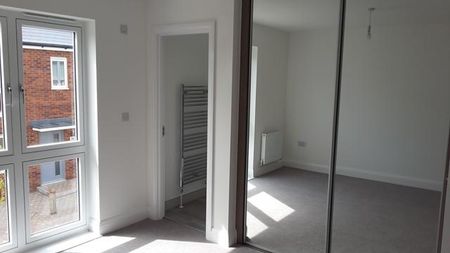 3 bedroom detached house to rent - Photo 4