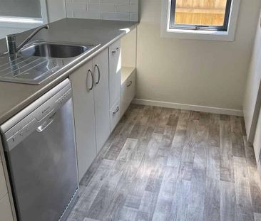 Stylish 3BR Townhouse in Fairfield! - Photo 4