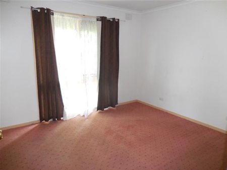 47 Charles Green Avenue, Endeavour Hills - Photo 2