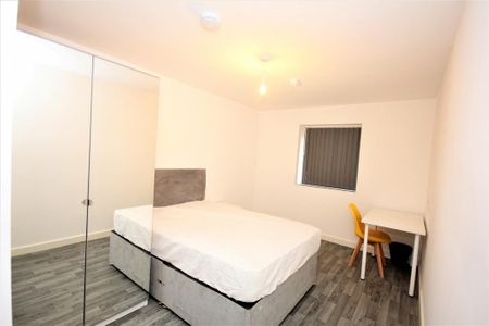 3 bedroom flat to rent - Photo 3