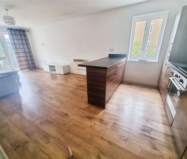 Hurley House, 31 Park Lodge Avenue, West Drayton, UB7 - Photo 3