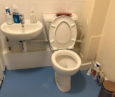 1 Bed Flat, Field Court, NW3 - Photo 3