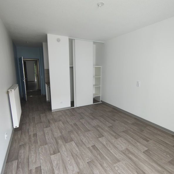 Location Appartement 1 pièce 22m² FRANQUEVILLE ST PIERRE 76520 - Photo 1