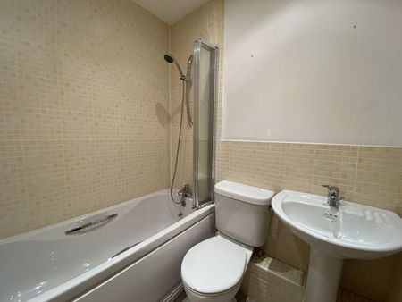 3 bedroom terraced house to rent - Photo 4