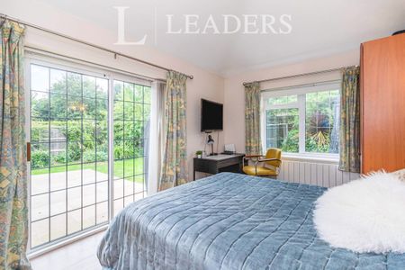 1 bedroom detached to rent Hersham, Walton-on-Thames, KT12 - Photo 4