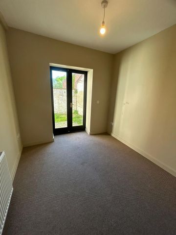 2 bedroom terraced house to rent - Photo 4