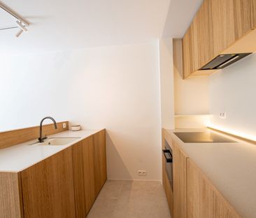 Prachtig gerenoveerd appartement op een centrale ligging met terras... - Photo 3
