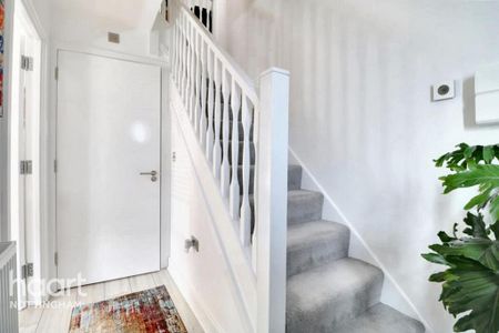 2 bedroom townhouse to rent - Photo 2