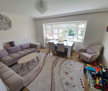 2 bedroom flat to rent - Photo 3