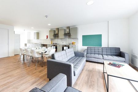 1 bedroom in a flat share to rent - Photo 5