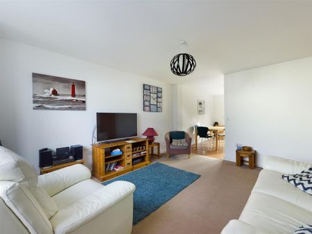 3 bedroom terraced house to rent - Photo 3