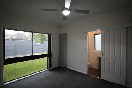 Spacious 4 Bedroom Family Home - Photo 5