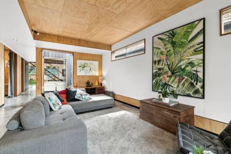 Industrial Chic - Fully Furnished - Photo 3