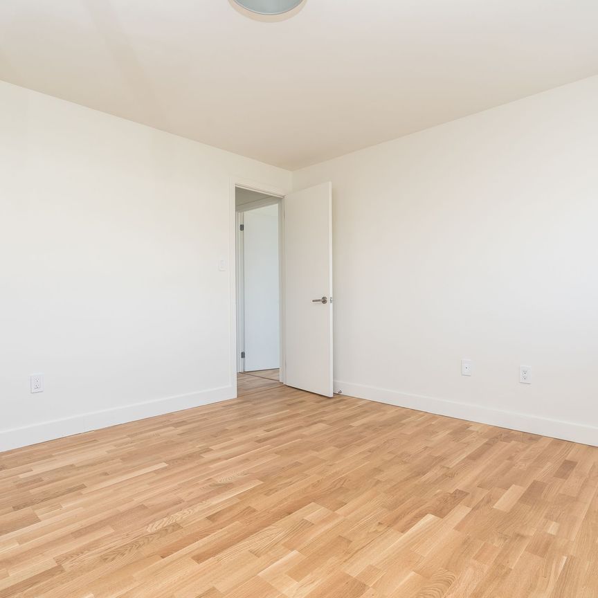 150 The Donway West - Photo 1
