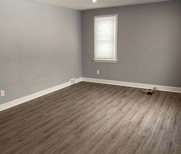 For Lease - 5477 Green Avenue, Niagara Falls, Ontario - Photo 2