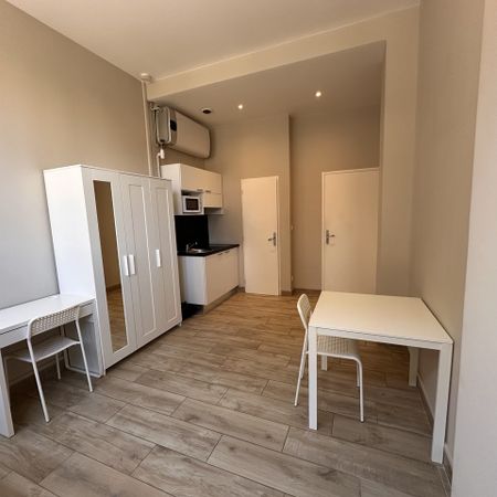 Location Appartement 1 pièce 17m² LYON 3ème - Photo 4