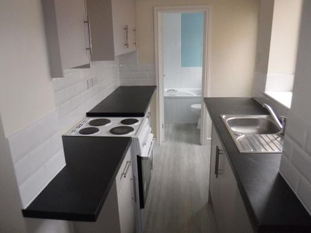 2 bedroom terraced house to rent - Photo 3