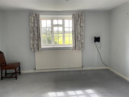 5 bedroom detached house to rent - Photo 3