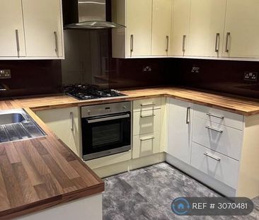 2 bedroom terraced house to rent - Photo 4