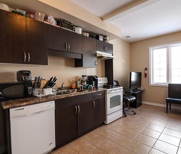**ALL UTILITIES INCLUDED** STUDENT ROOMS FOR RENT IN ST. CATHARINES!!!! - Photo 3