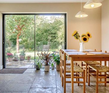 6 bedroom detached house to rent - Photo 5