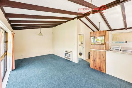 Quiet & Tidy 2 Bedroom Unit – Central Upper Hutt - Photo 2