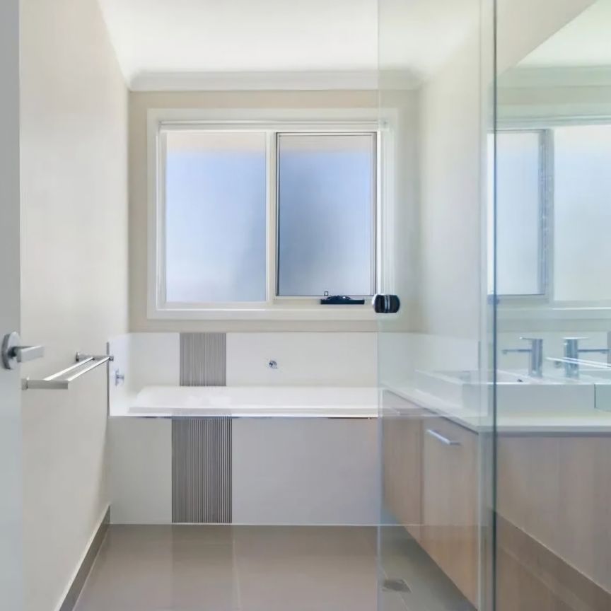 Denham Court - Photo 1