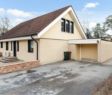 Alholmsbacken, Skärholmen - Photo 2