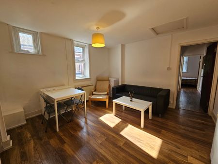2 Bed Student Accommodation - Photo 3